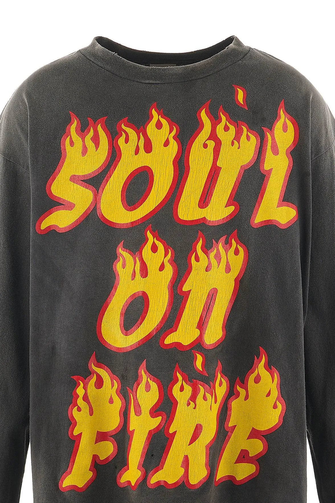 SAINT Mxxxxxx LS TEE/SOUL ON FIRE/BLK Soul flame/flame long sleeves, washed black S-XL, look for cylindrical fabrics with no side seams, don’t buy open ones anymore, boring Assute ready-made garments dyed, sprayed the whole thing with horse-hair spray, and then sprayed again to fade the color, the collar and cuffs are frayed, many places are torn, super large printing position, very difficult to print, complete accessories, with little angel anti-counterfeiting label